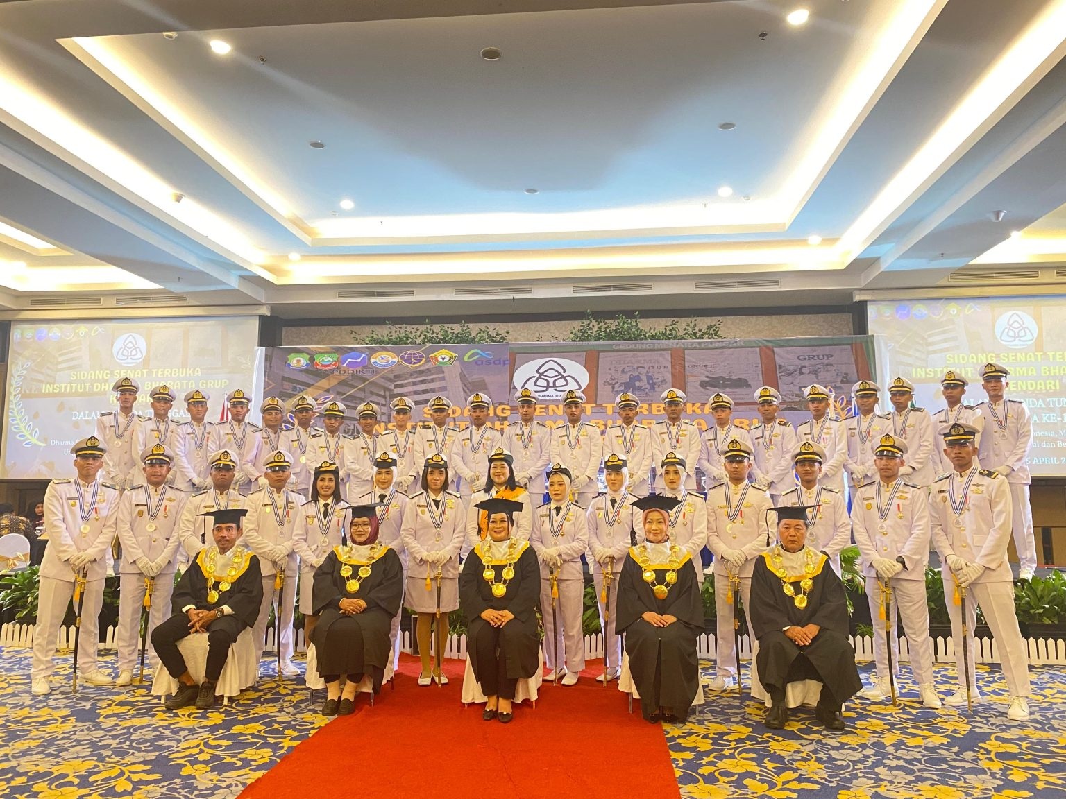 Wisuda Perdana, Institut Dharma Bharata Grup Kendari Telorkan 59 Lulusan